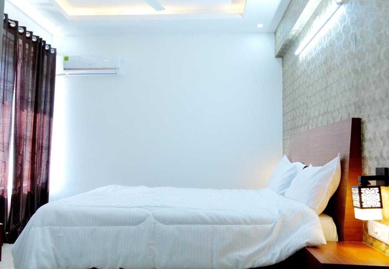 Dwarka Lodging & Boarding Mulki Exterior foto