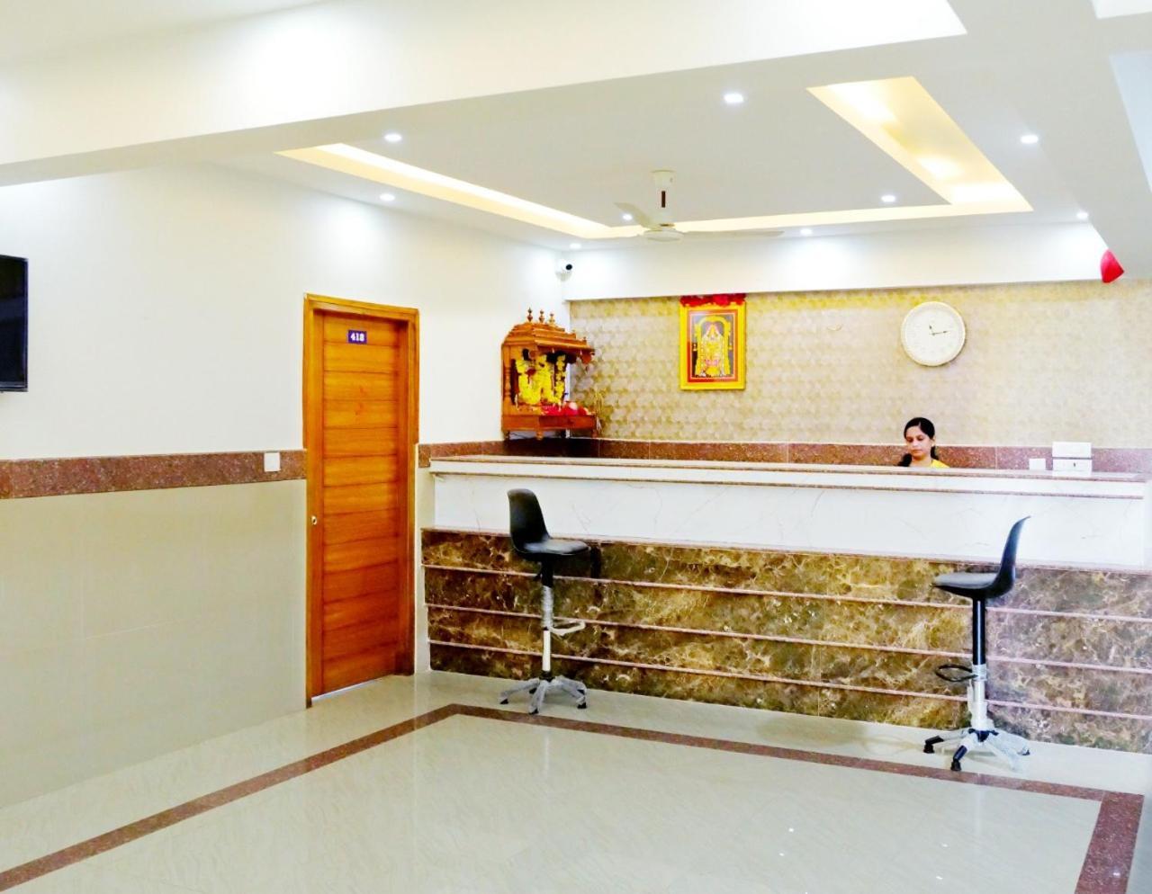Dwarka Lodging & Boarding Mulki Exterior foto