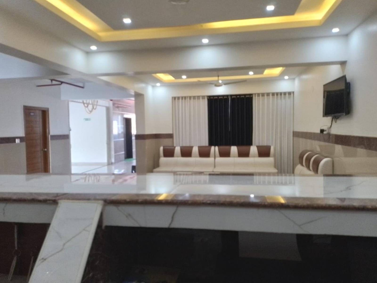 Dwarka Lodging & Boarding Mulki Exterior foto